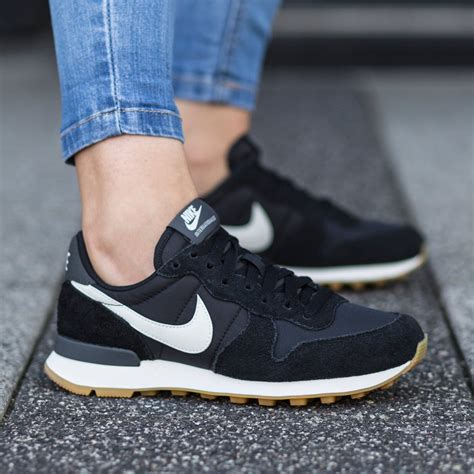 schwarze nike turnschuhe|nike sneaker damen.